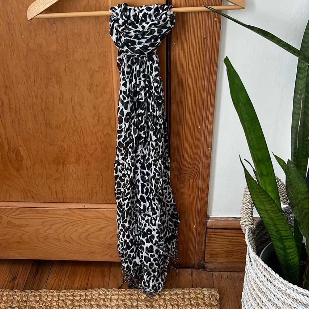 Leopard print scarf